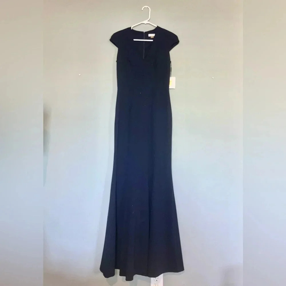 Calvin Klein Women’s V-Neck Cap Sleeve Sheath Dress